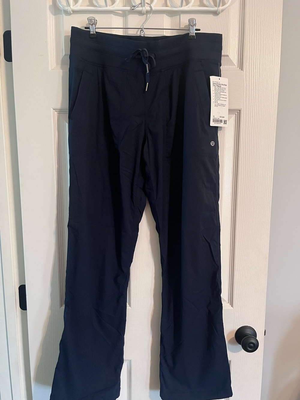 Lululemon Dance Studio Mid-Rise
Pant Regular Navy - Picture 2 of 12